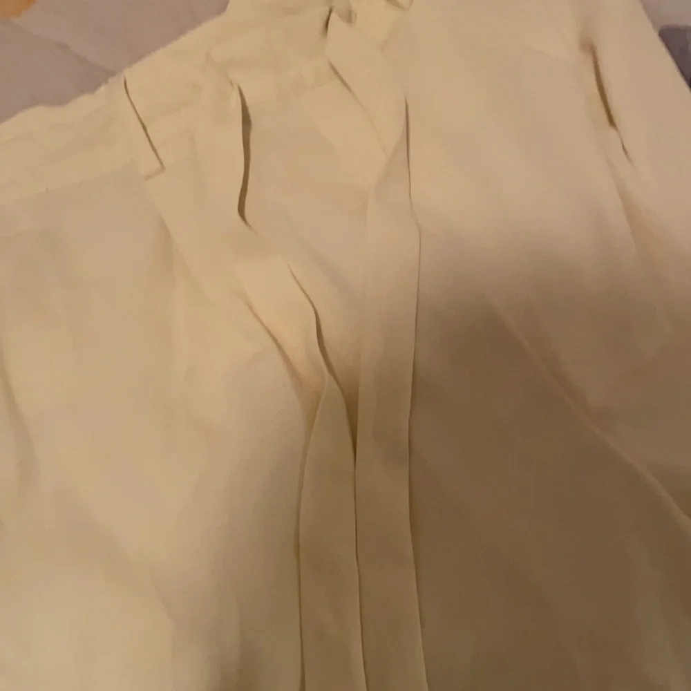 A new day thin long wide leg off white pants - Picture 4 of 10